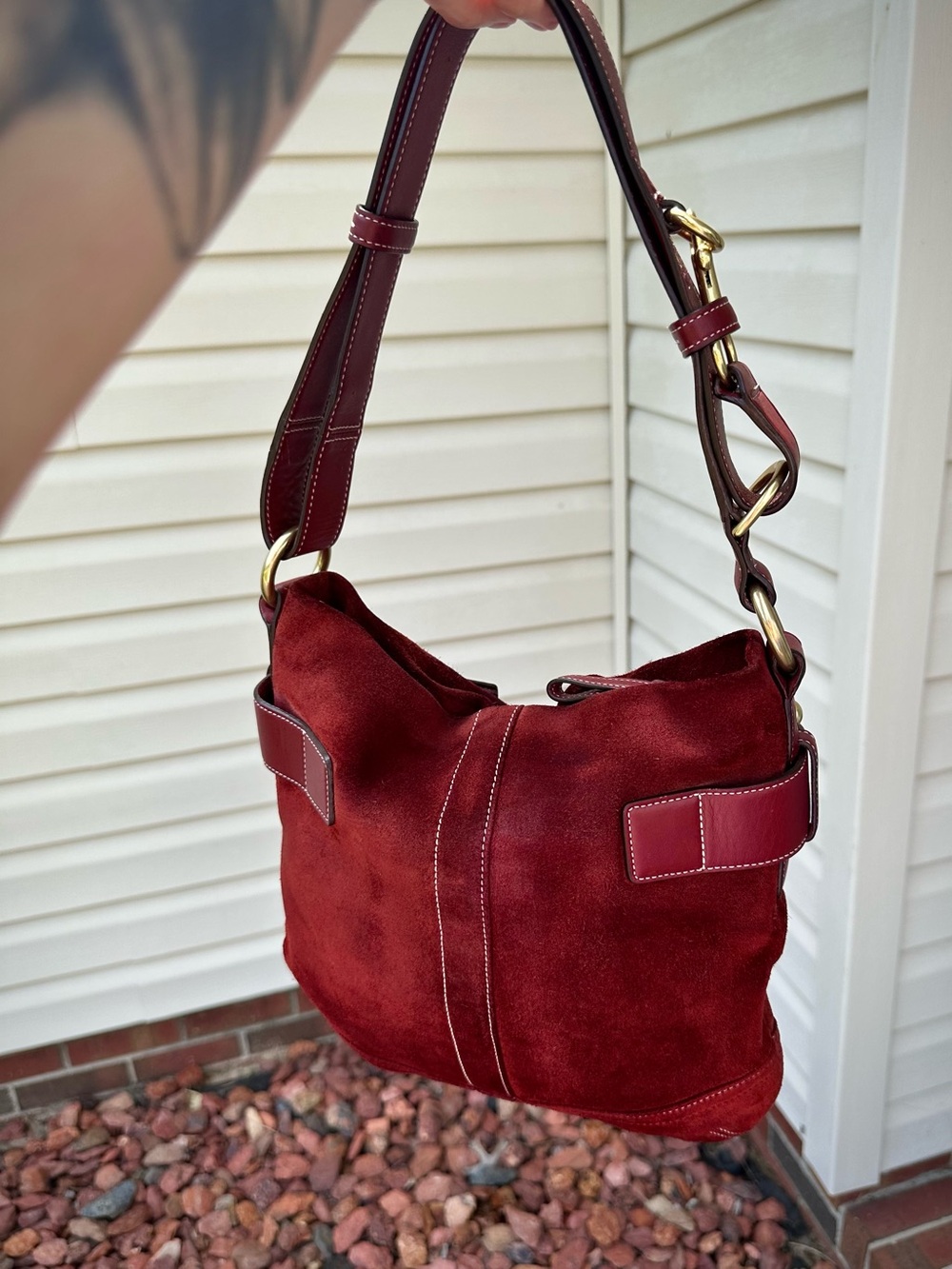 Coach Soho.. Suede Leather Shoulder Bag in Deep Burgundy. - Picture 4 of 4